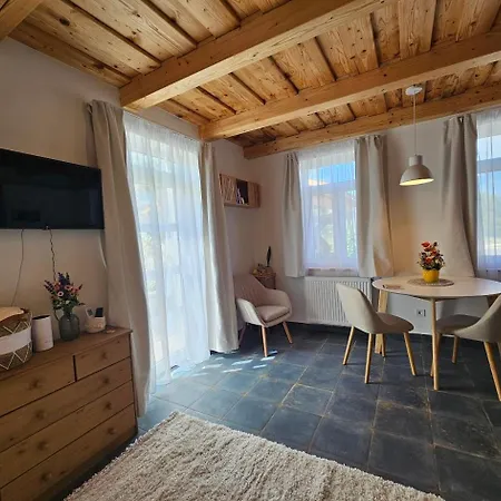 Papoula Vendeghaz - Apartment Köveskál